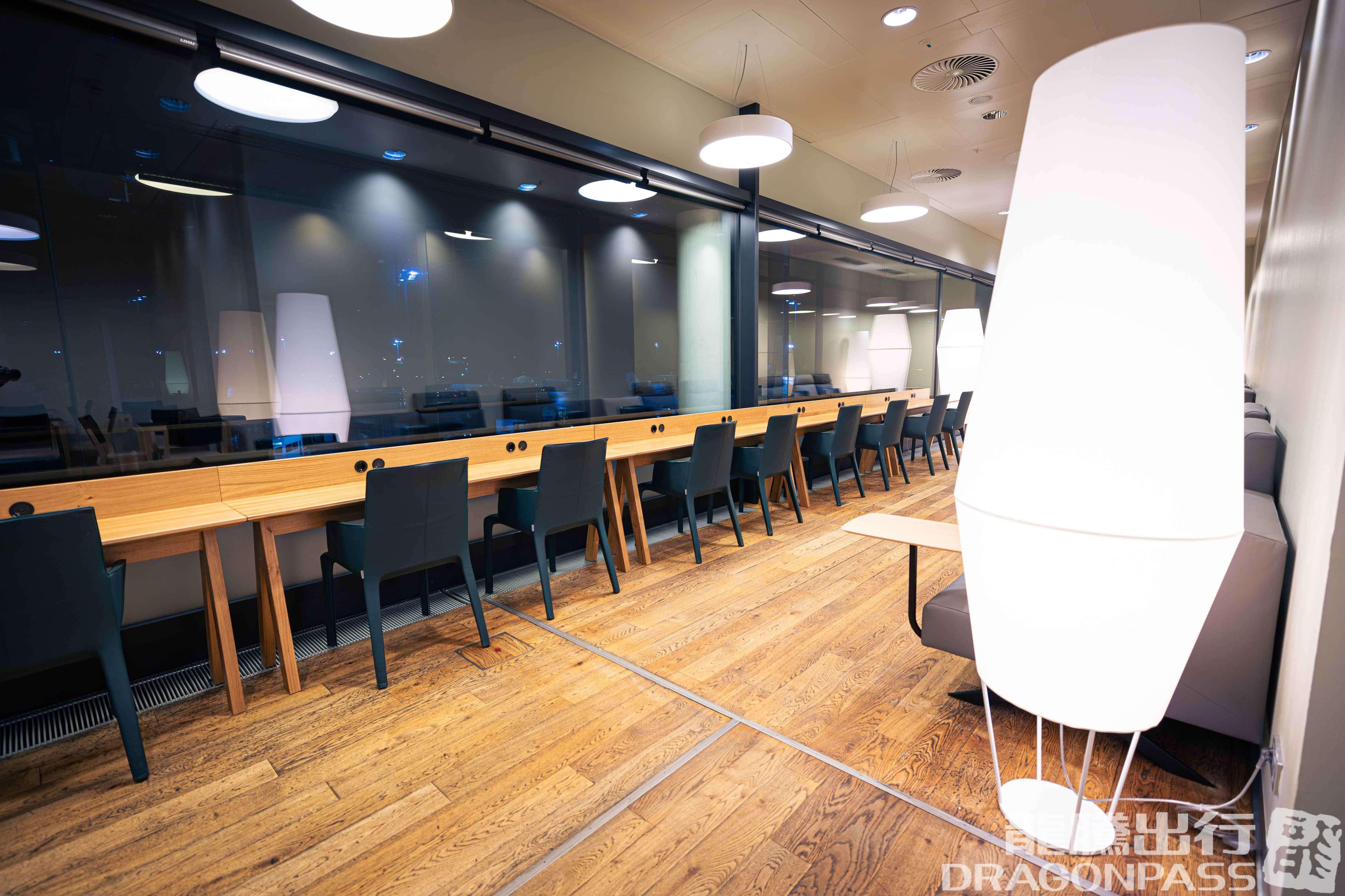 Austrian Business Lounge (Schengen) - 2
