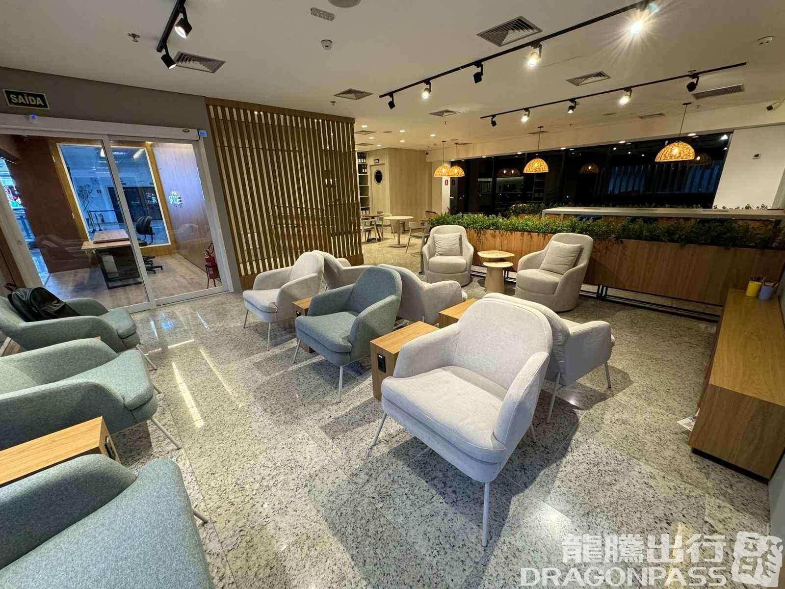 Latitude VIP Lounge - 3