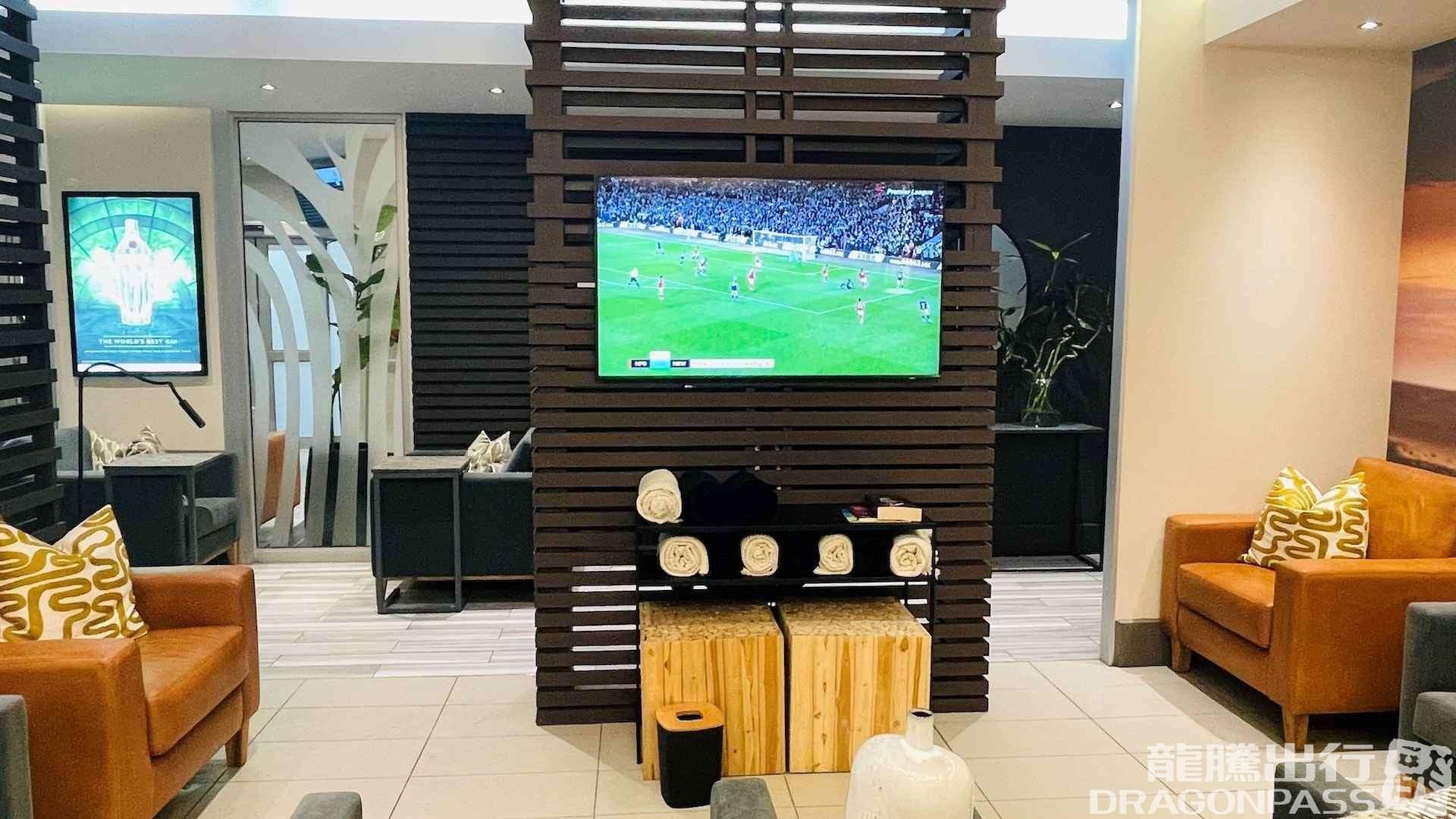 Paragon Premium Lounge - 3