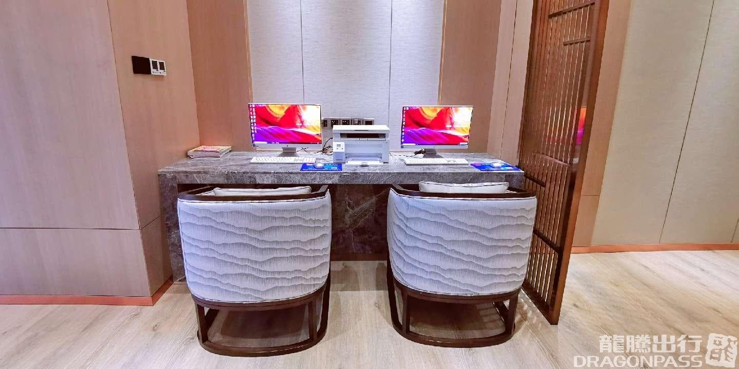 First Class Lounge No.1 - 3