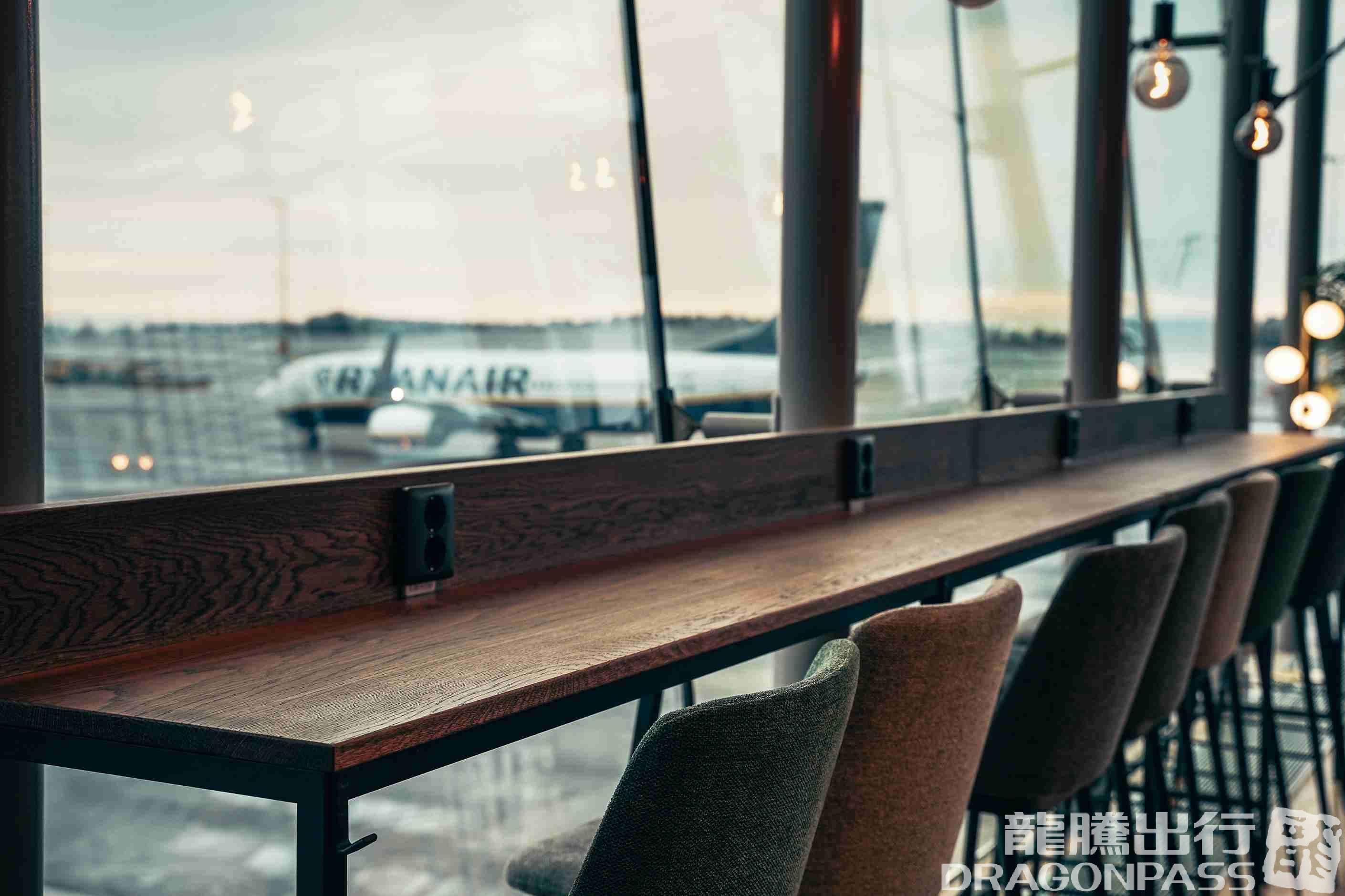 The Lounge by Menzies Aviation - 1