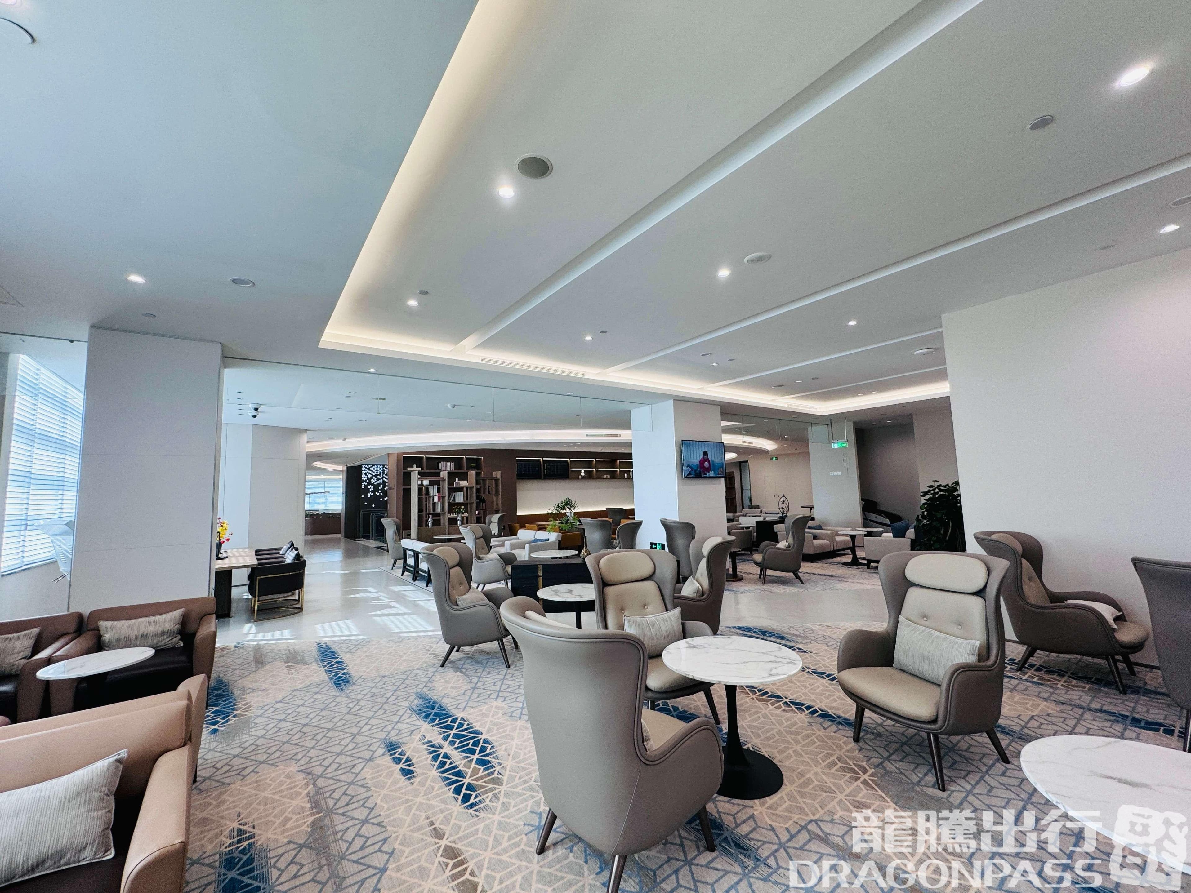 No.7 International First Class Lounge - 2