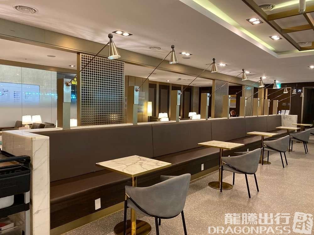 Sky Hub Lounge (West Wing) - 1