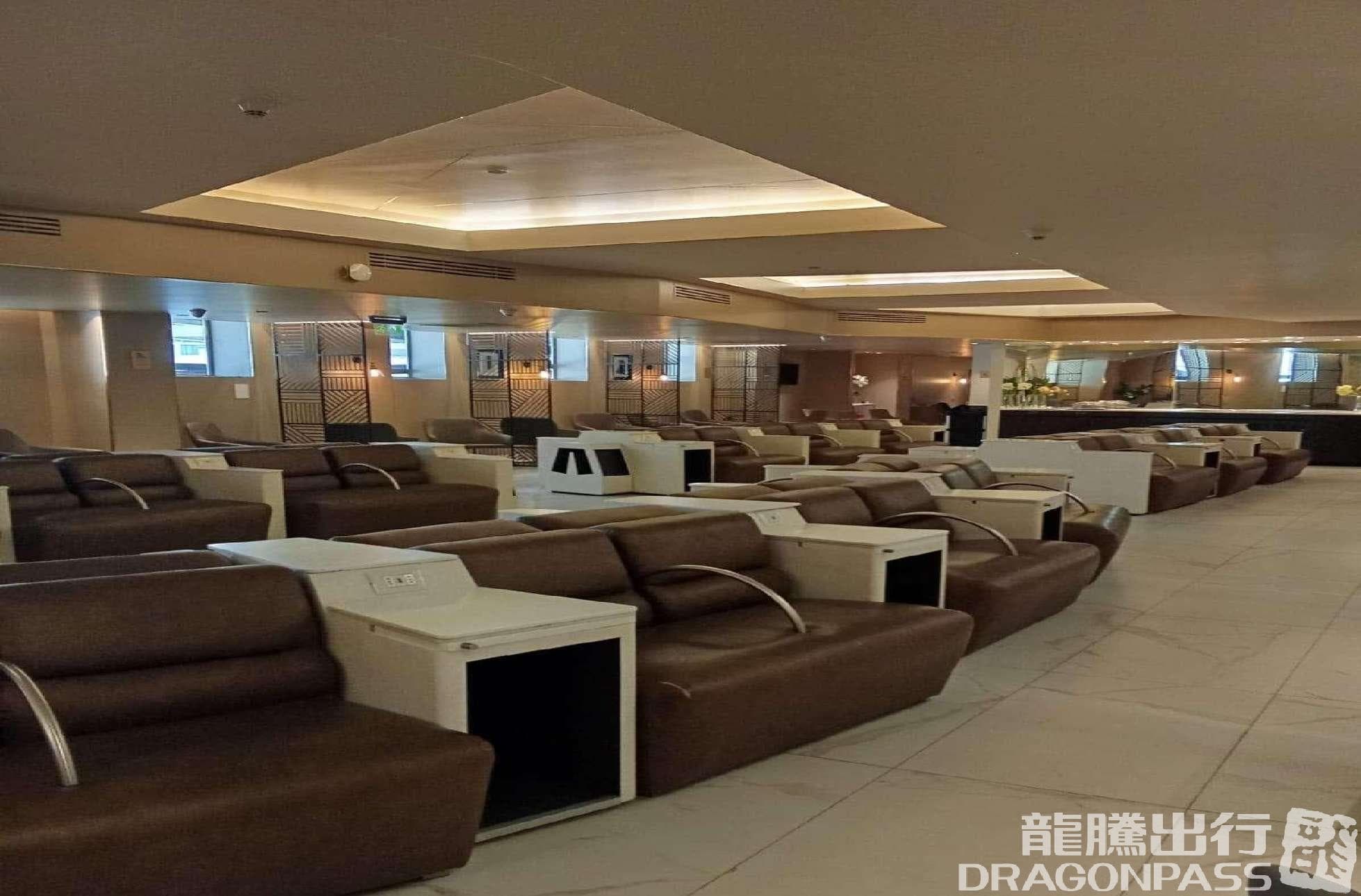Salon Pacific Club T1 - 2