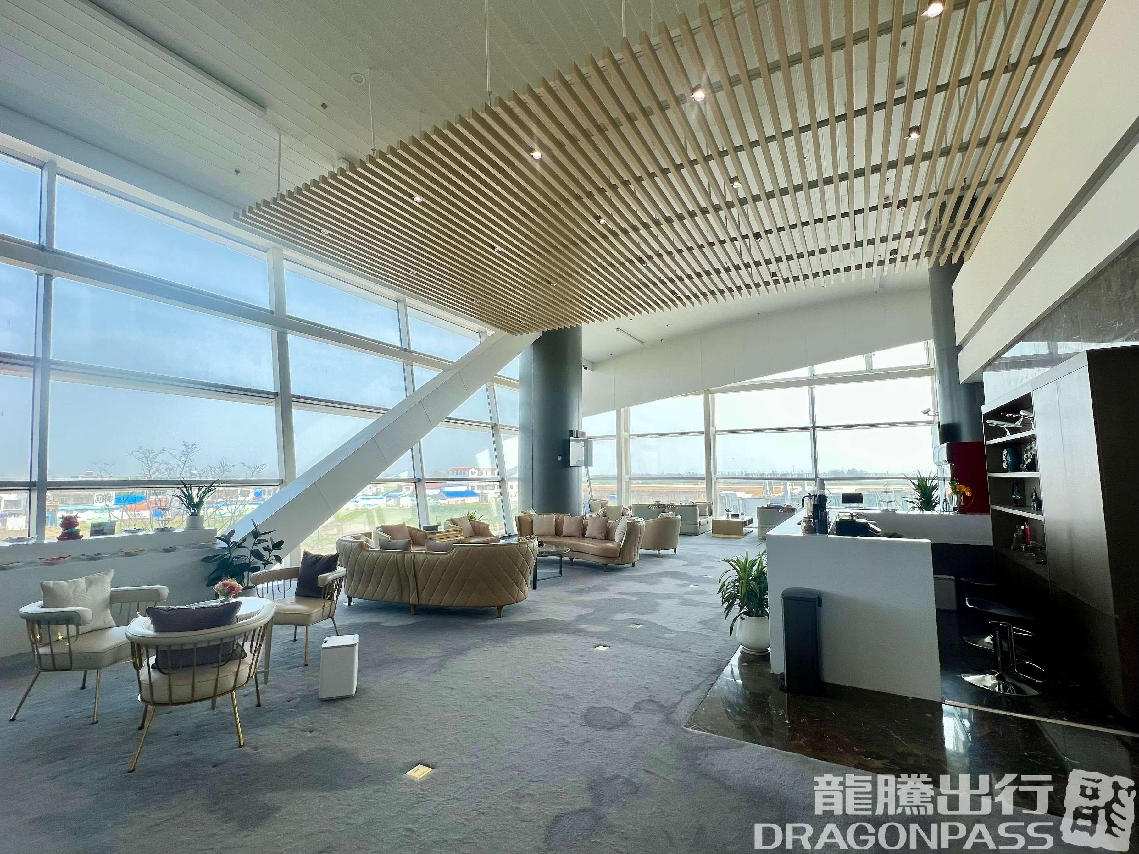 First Class Lounge (2F) - 3