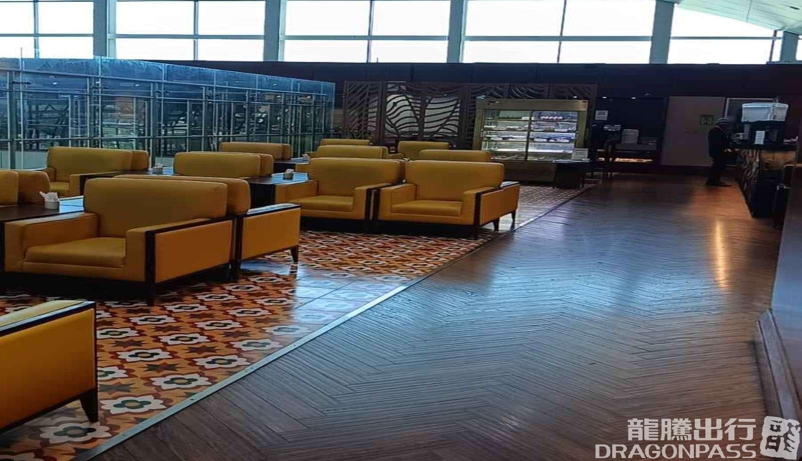 The Lounge (Domestic) - 4
