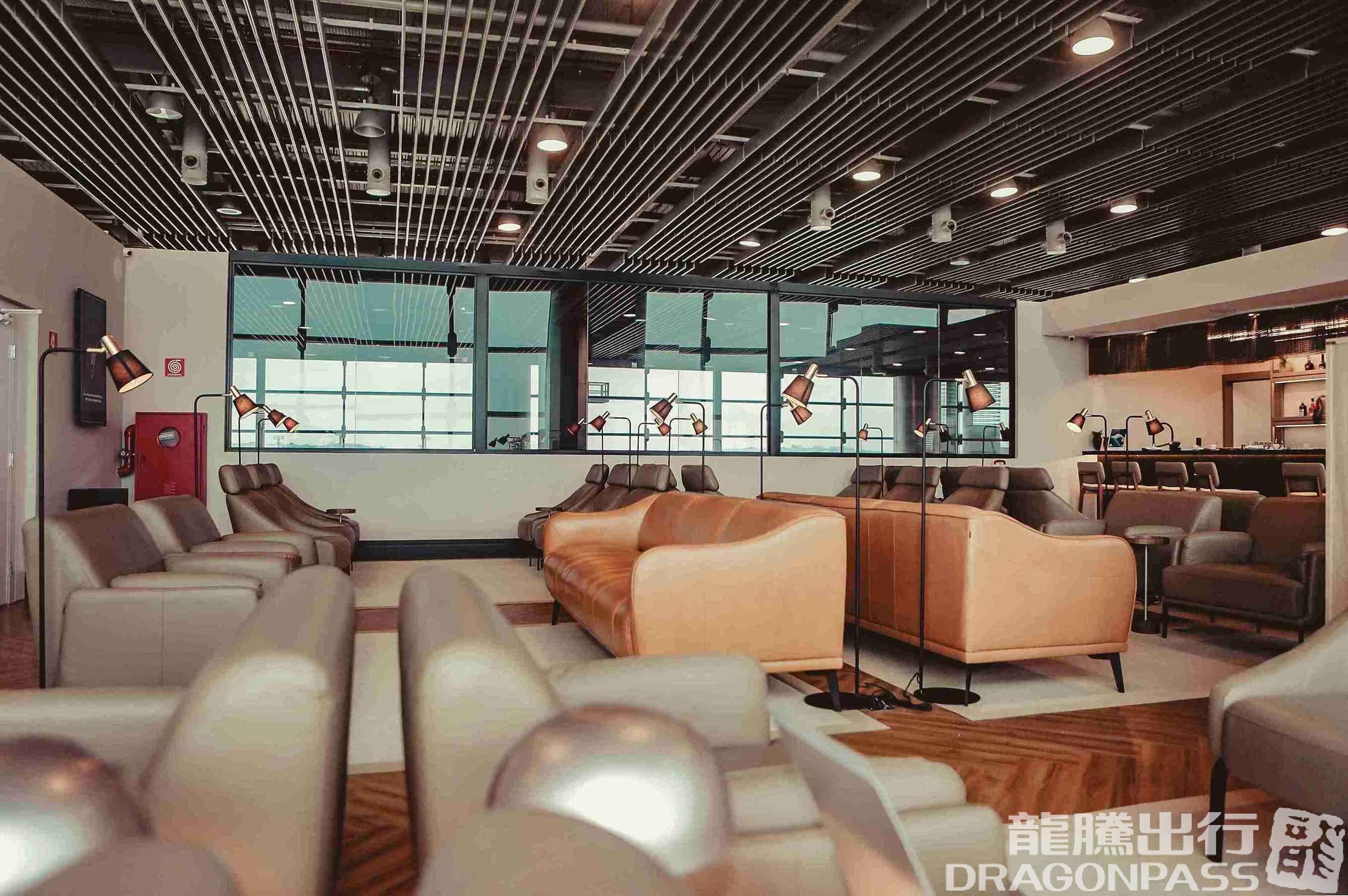 W Premium Lounge - The Pier - 2