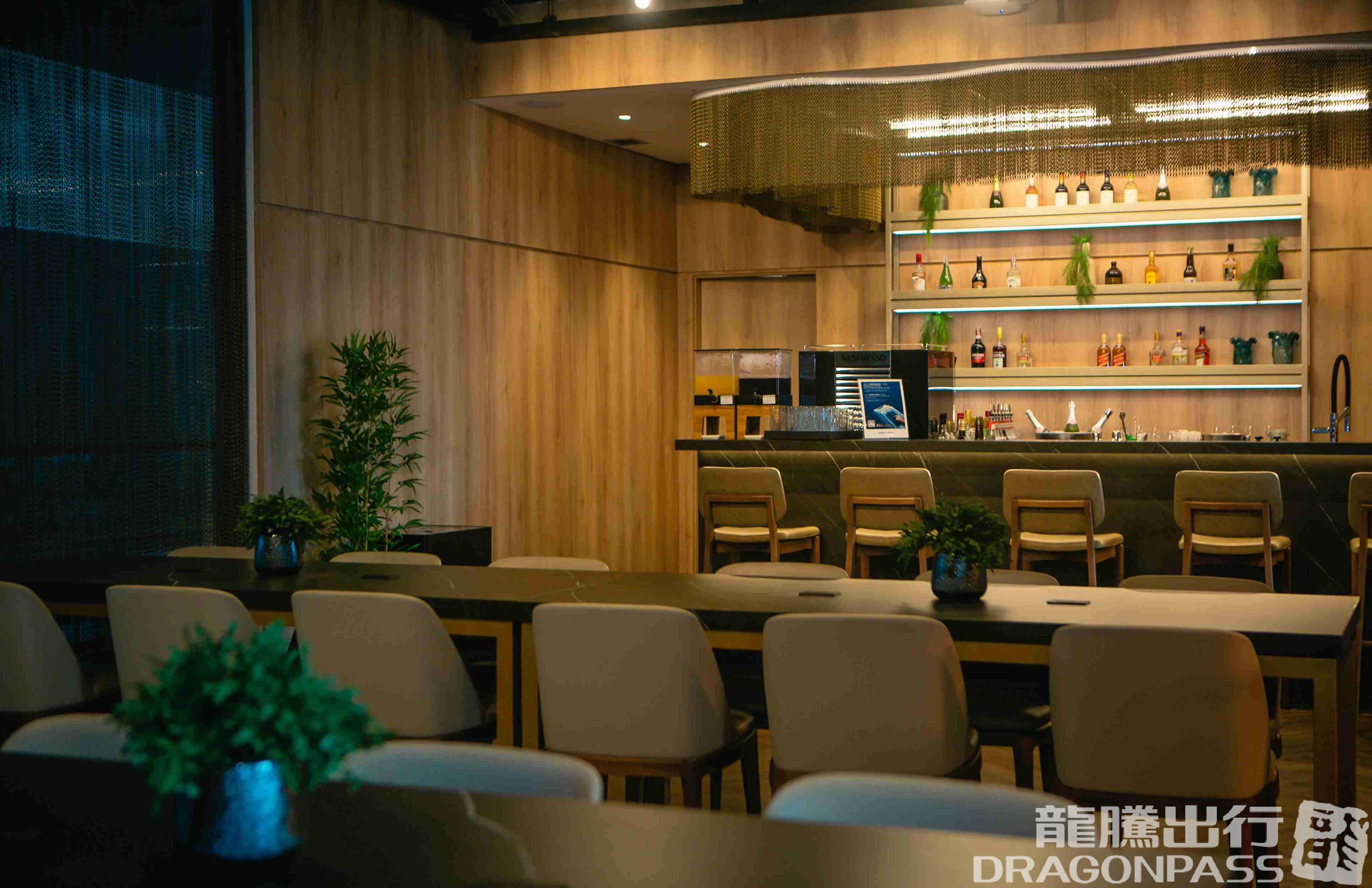 W Premium Lounge - The Pier - 3