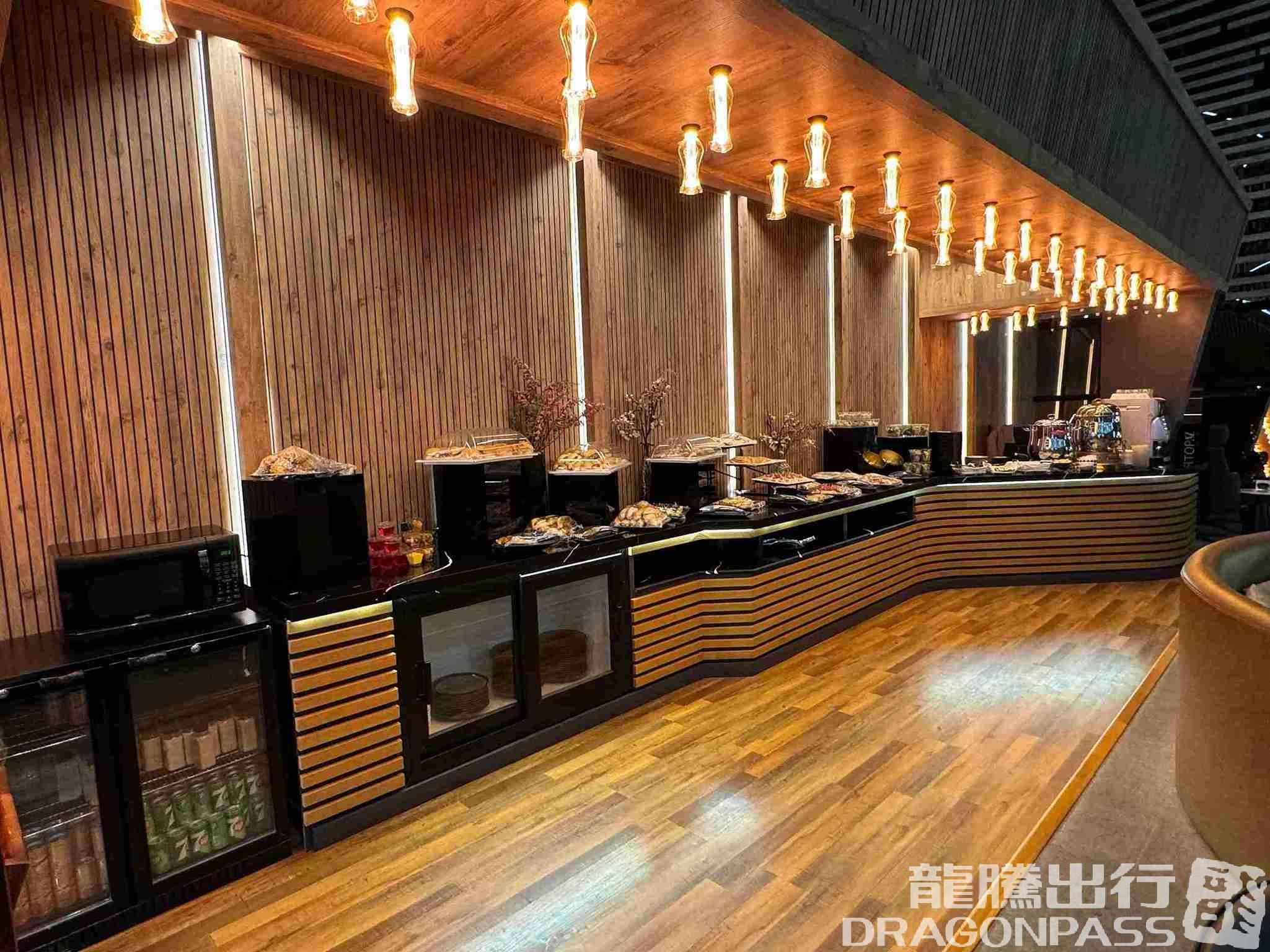 Topaz Lounge - 1