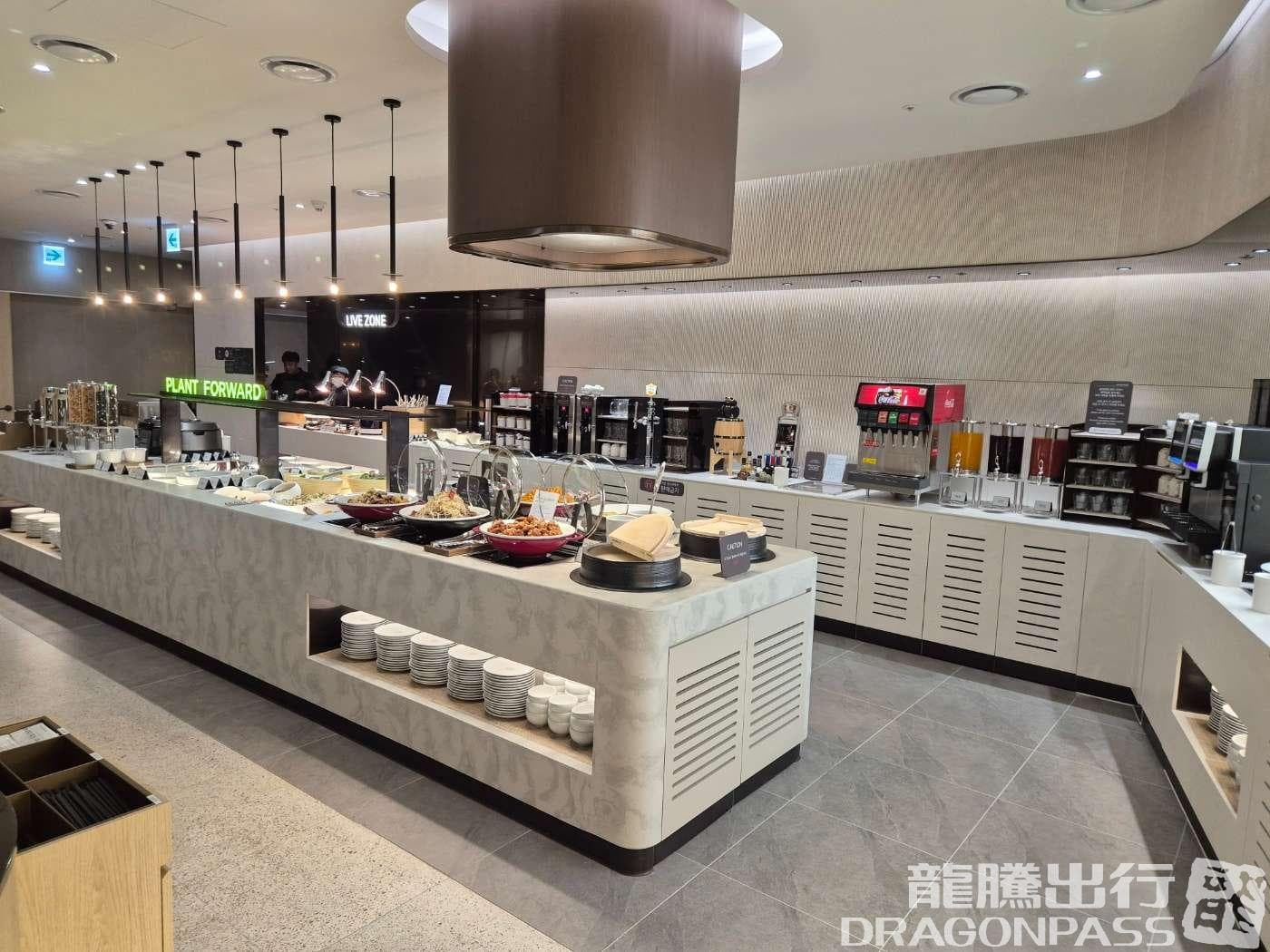Sky Hub Lounge West - 2