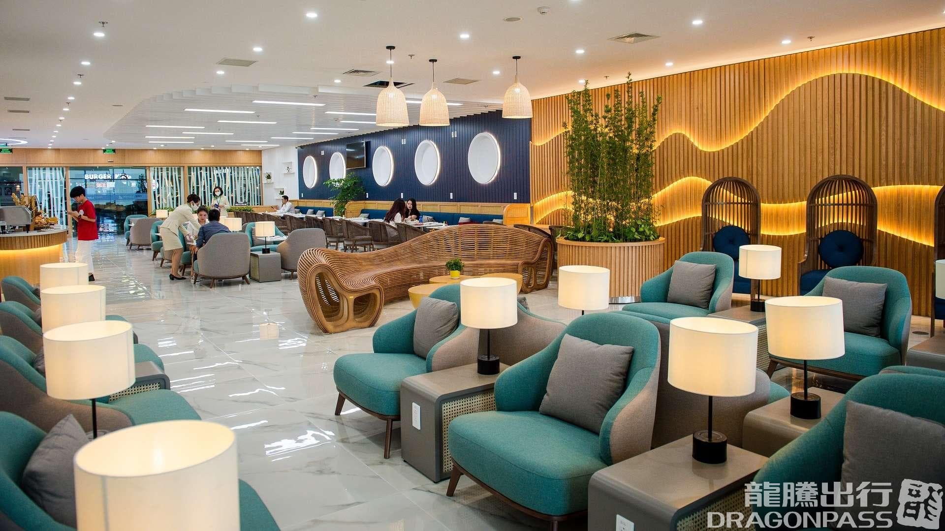 First Lounge - 4