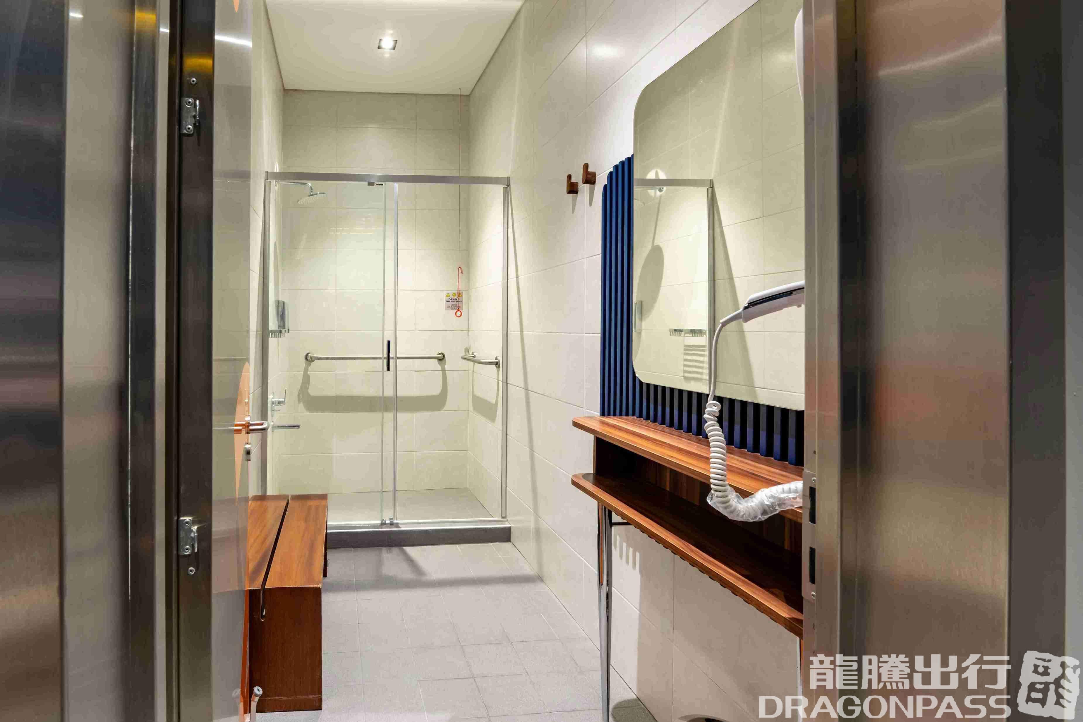 iGA Shower - 1