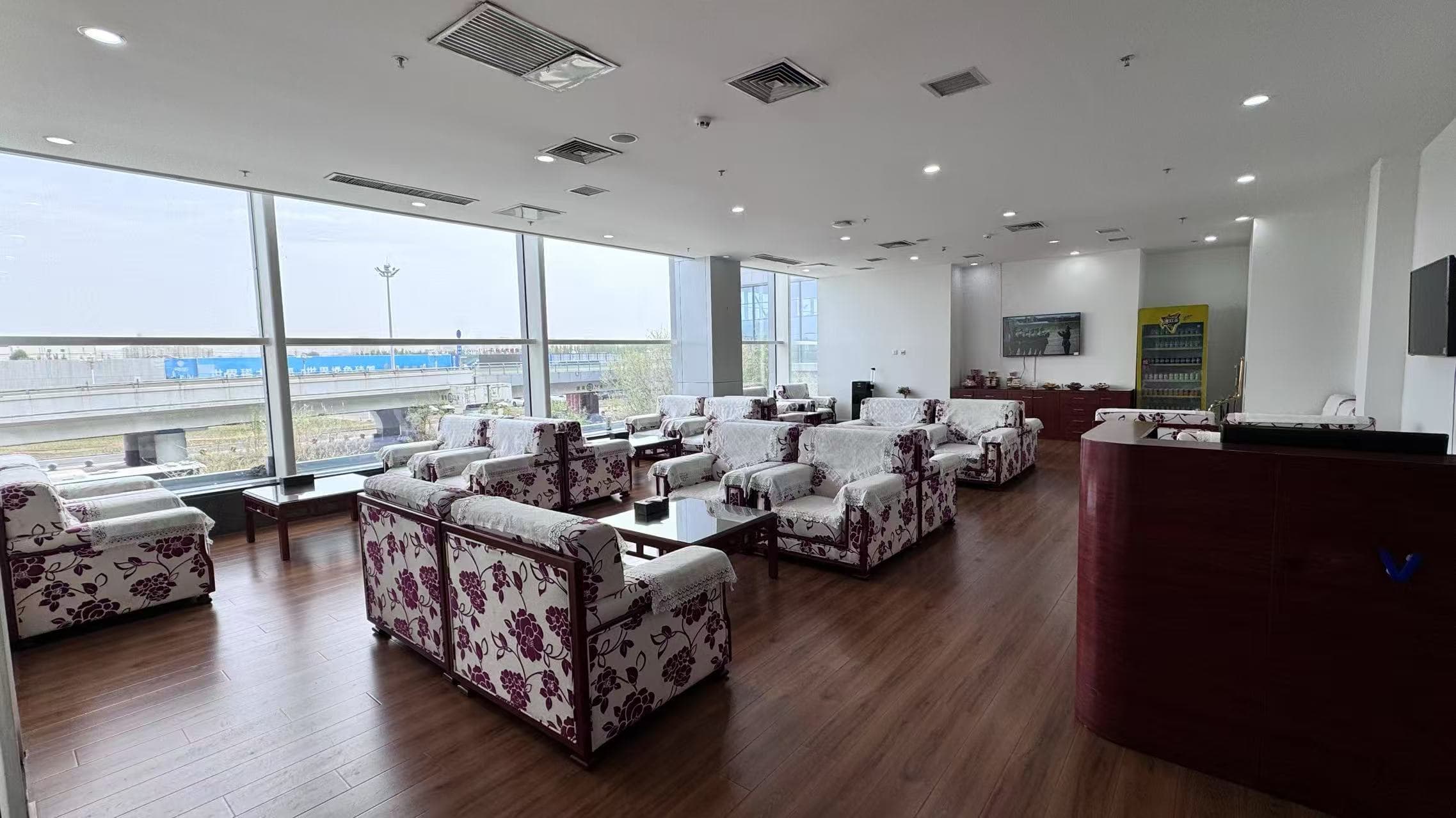First Class Lounge No.2 - 1