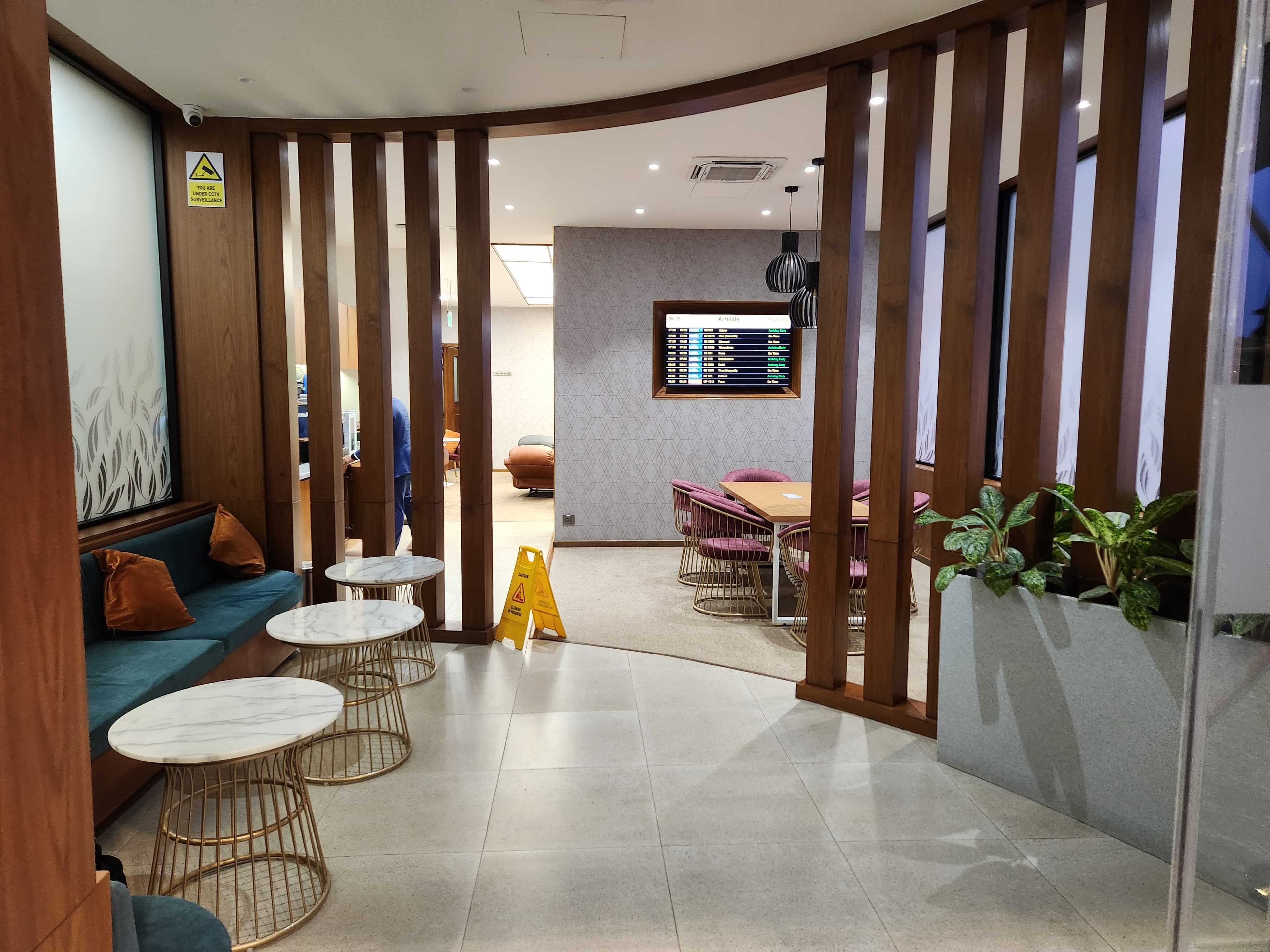 T1 Lounge (Kerbside) - 1