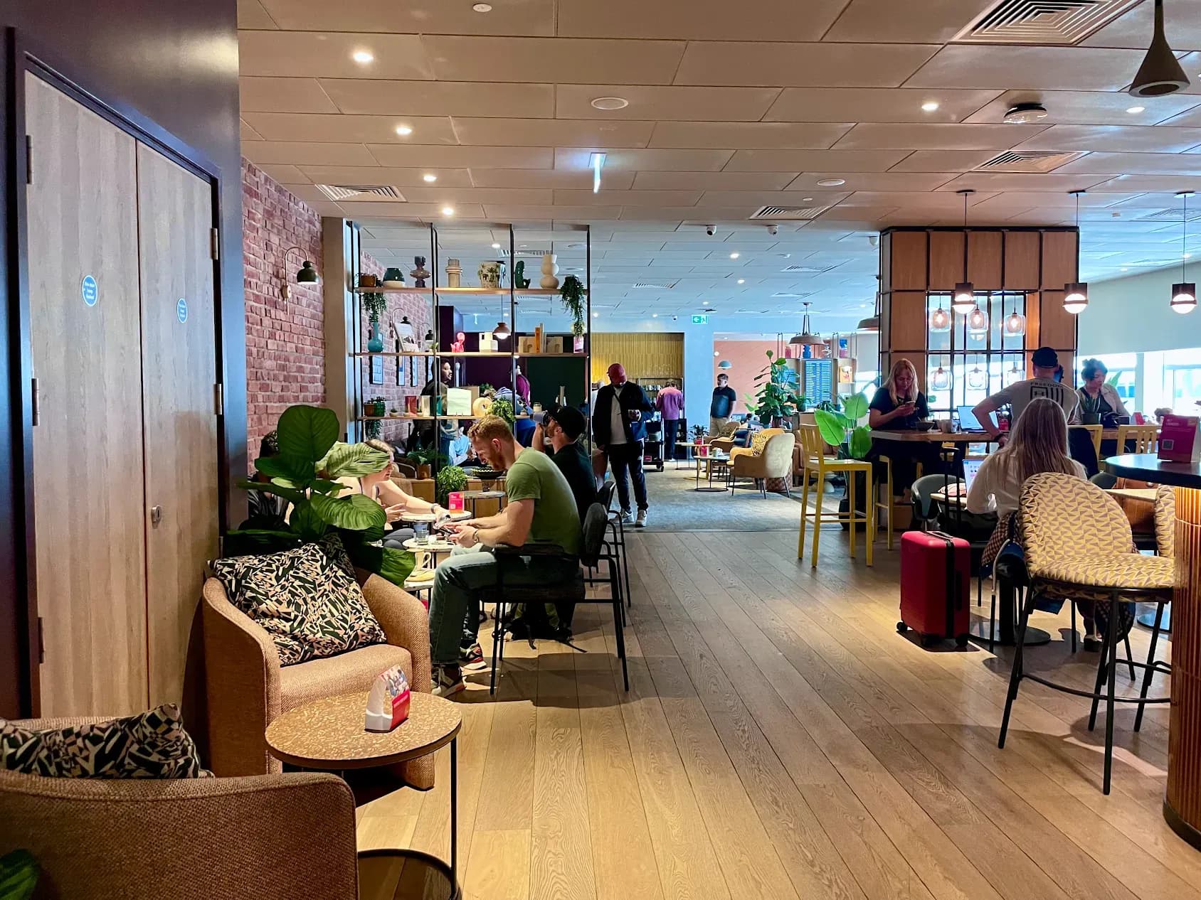 No. 1 Lounges and My Lounge: Heathrow, Gatwick, Luton, Birmingham and Jersey